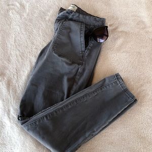 Mid rise cargo-style pant